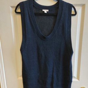 Ladies Gap knit Over Vest size Medium